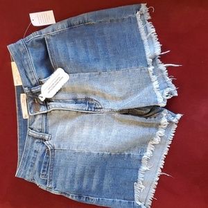 Juniors SO High Rise Curvy MIDI Front Seam Denim Shorts Size 5/27 Frayed NWT